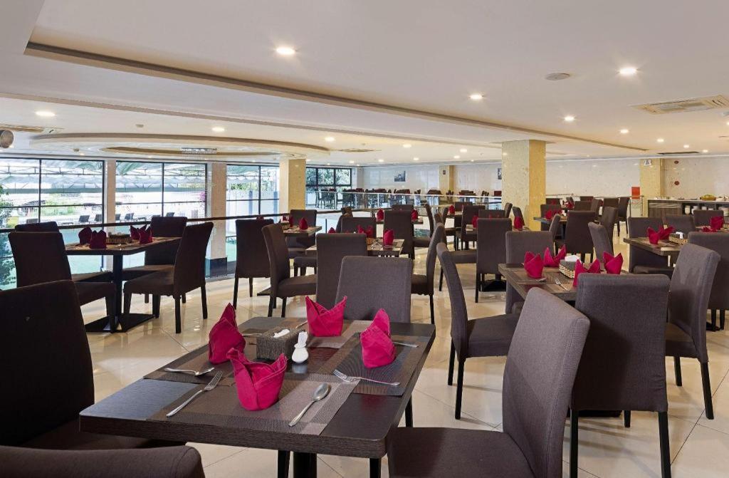 Aries Hotel Нячанг Екстер'єр фото